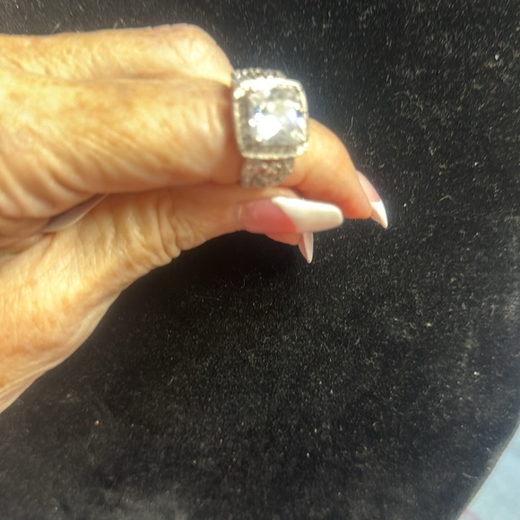 Very large, sparkling CZ stone 5 carat ring 925 Sterling silver band size 8 - Picture 2 of 4